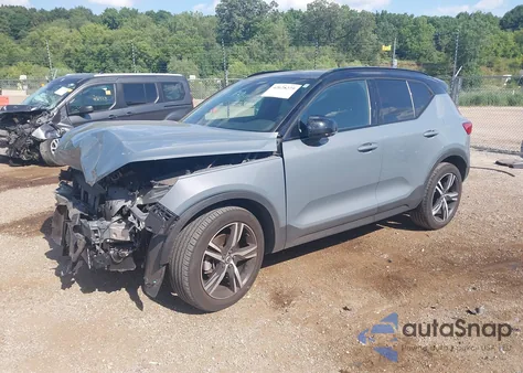 2021 Volvo Xc40 T5 R-Design from USA, damaged, VIN YV4162UM3M2600997